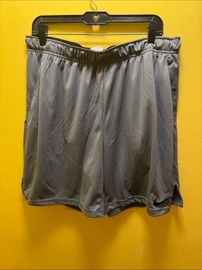 NWT Nike standard fit shorts size XL.
